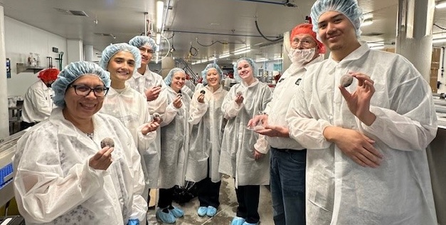 Marketing students tour Bubbies Ice Cream manufacturing facilities